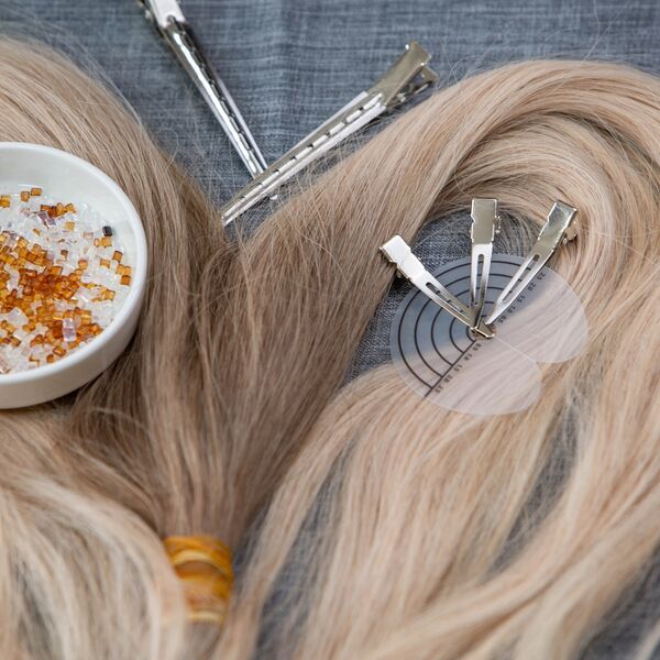 Mechones de extensiones con keratina en gránulos y discos protectores